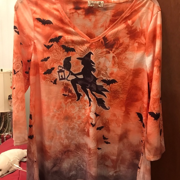 Witch and bats shirt NWT - Picture 1 of 3